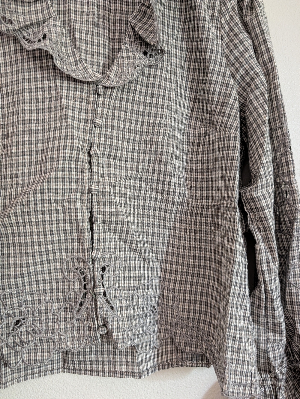 RAISONNEL Ruffled Embroidered Buttondown Top In Brown Pattern Size Small - Picture 10 of 12